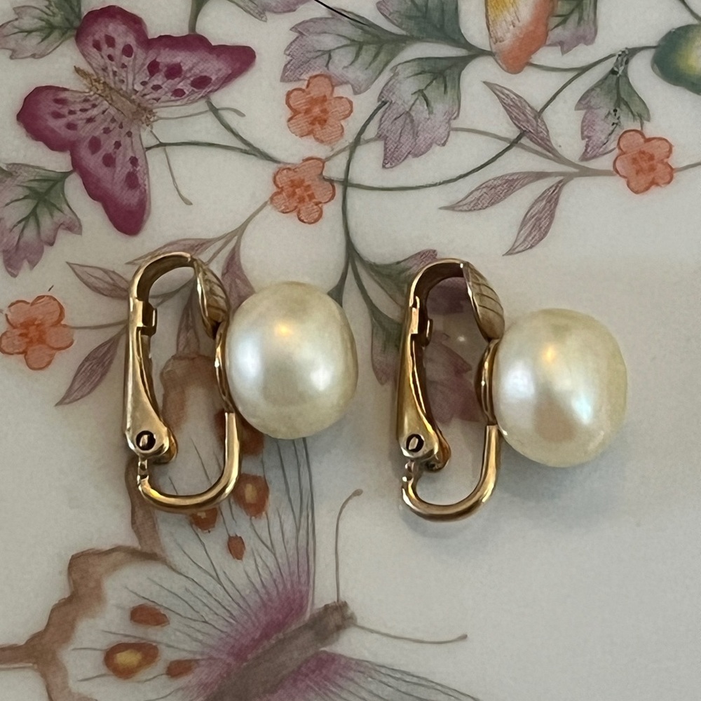 Avon Gold and Cream Pearl Clip-On Earrings